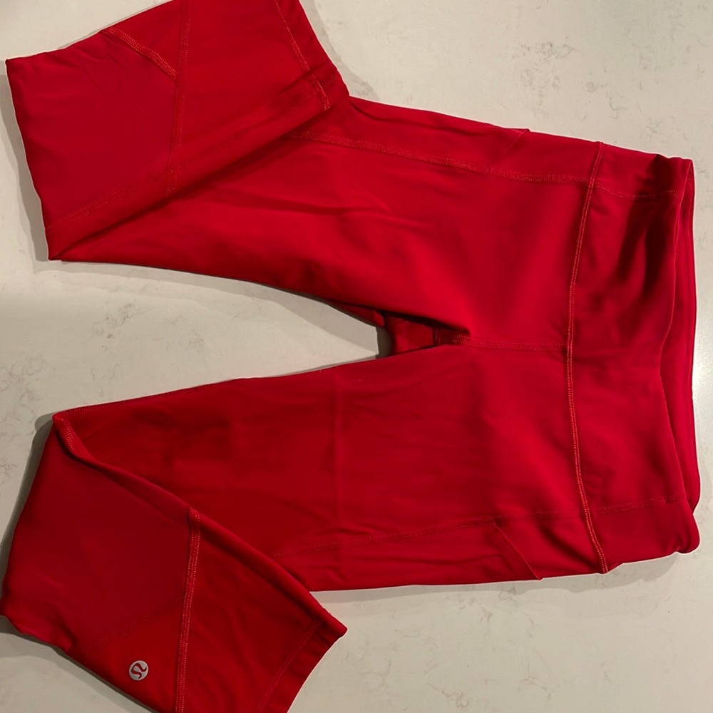 EUC worn 2 times. These are capris.